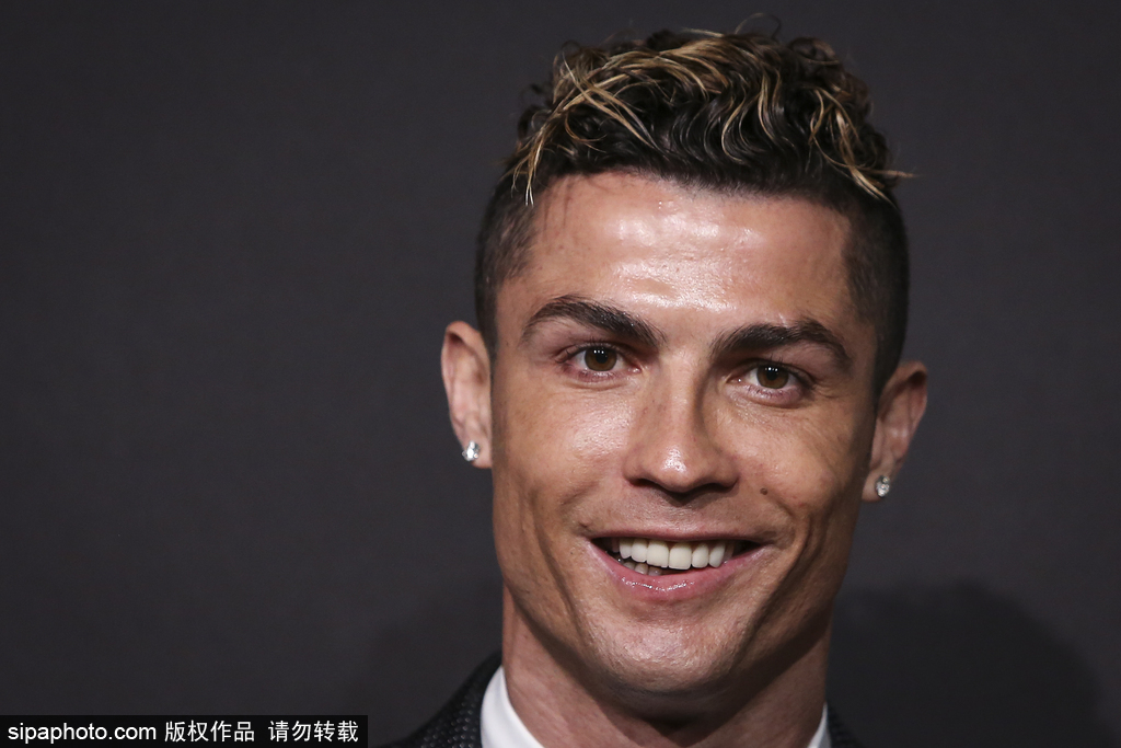 客串后卫+神之一漏，索博当选与纽卡一役利物浦队内最佳球员