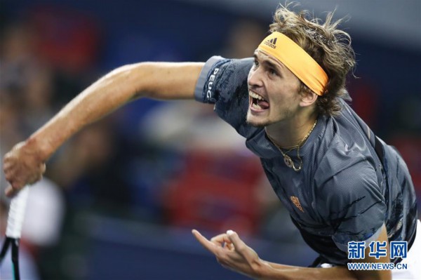 总支出相较 总支出相较